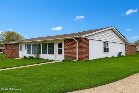Condo For Sale - 1175D Clydebank Court #D<br/> Ocean County, Lakewood, NJ 08701