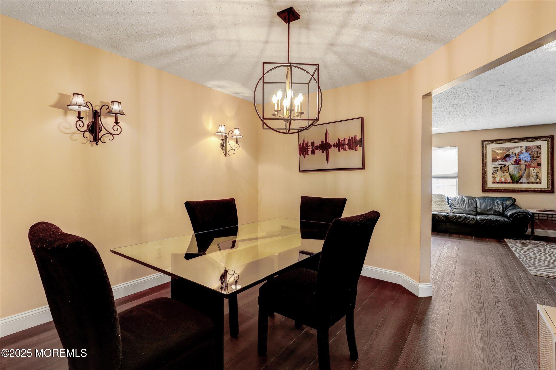 33 Hummingbird Court