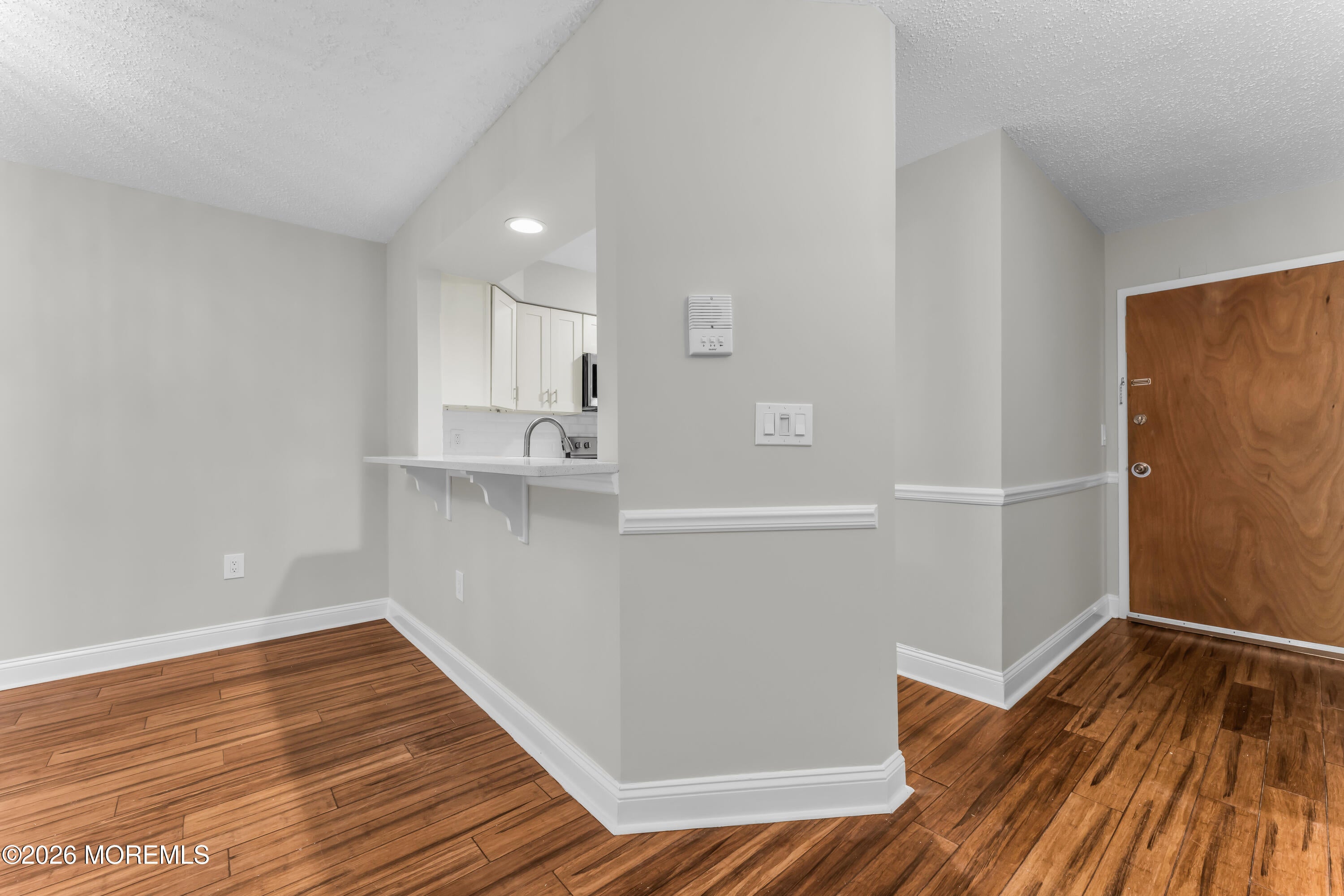 32 Center Avenue 3