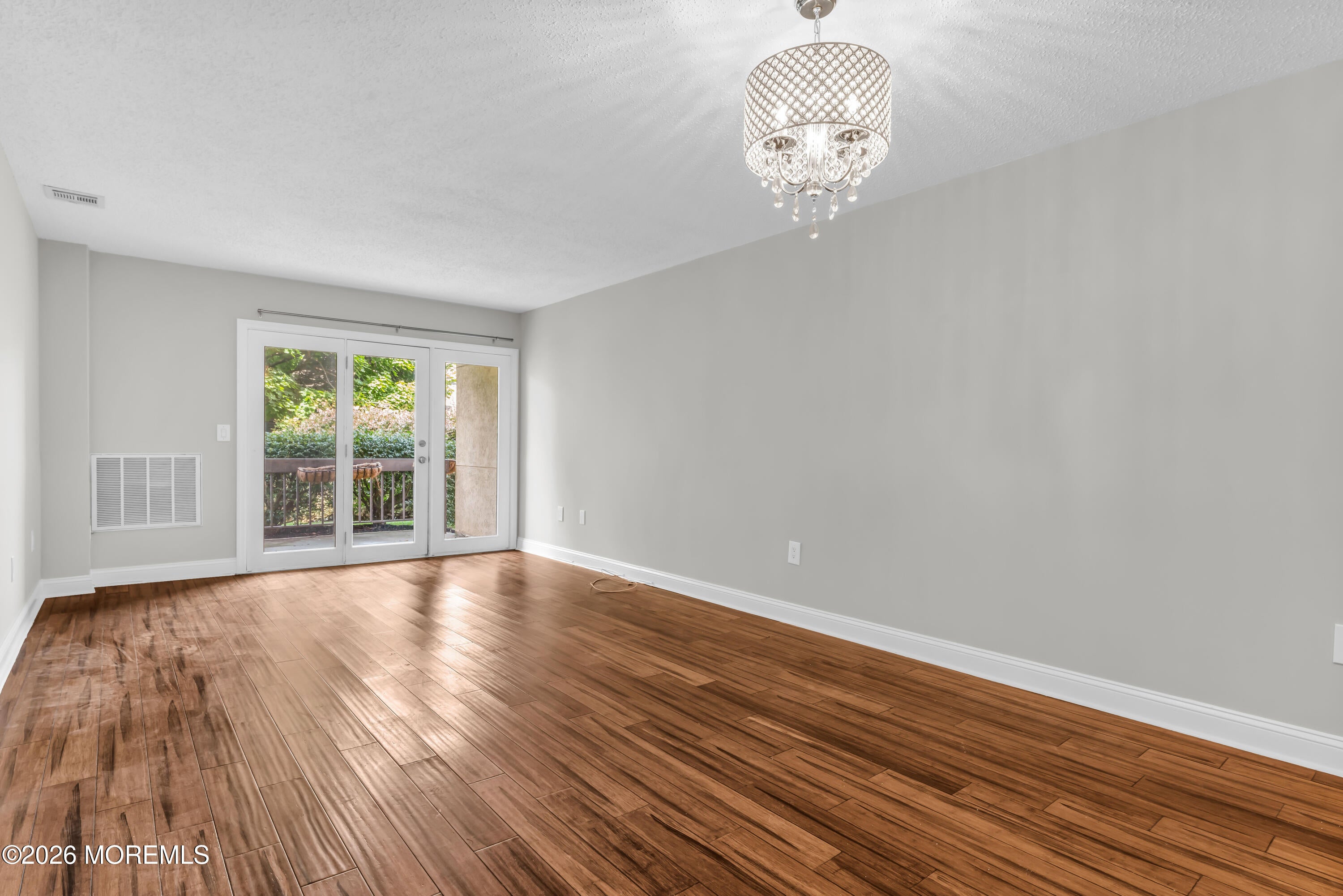 32 Center Avenue 3