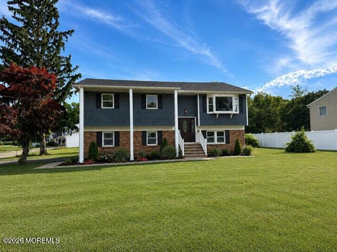 Photo of 104 Sunset Court, Middletown, NJ 07748 (MLS # 22616506)