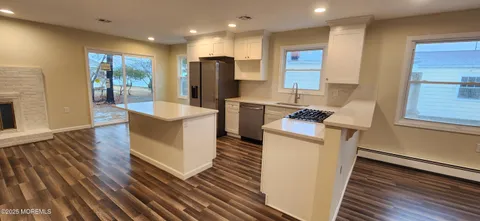 MLS: 22507803