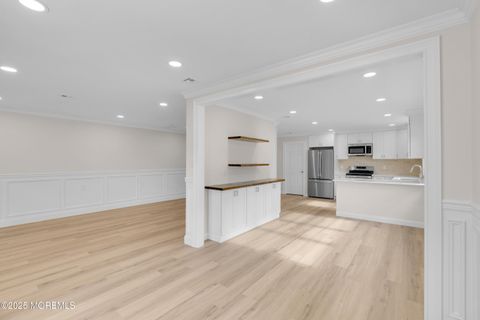 Homes For Sale - 42 Sidney Court<br/> Brick, NJ 08724