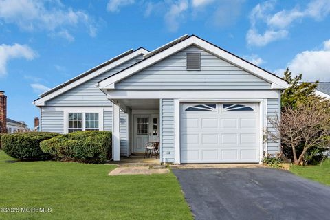 Homes For Sale - 63 Sandhurst Street<br/> Manchester, NJ 08759