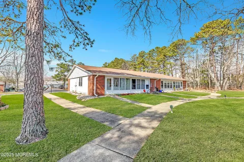 885A Inverness Court, Lakewood, NJ 08701 - MLS#: 22508923
