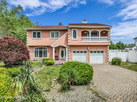 Photo of 513 Ilexberry Lane, Toms River, NJ 08753 (MLS # 22616282)