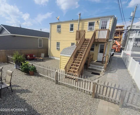 MLS: 22506831