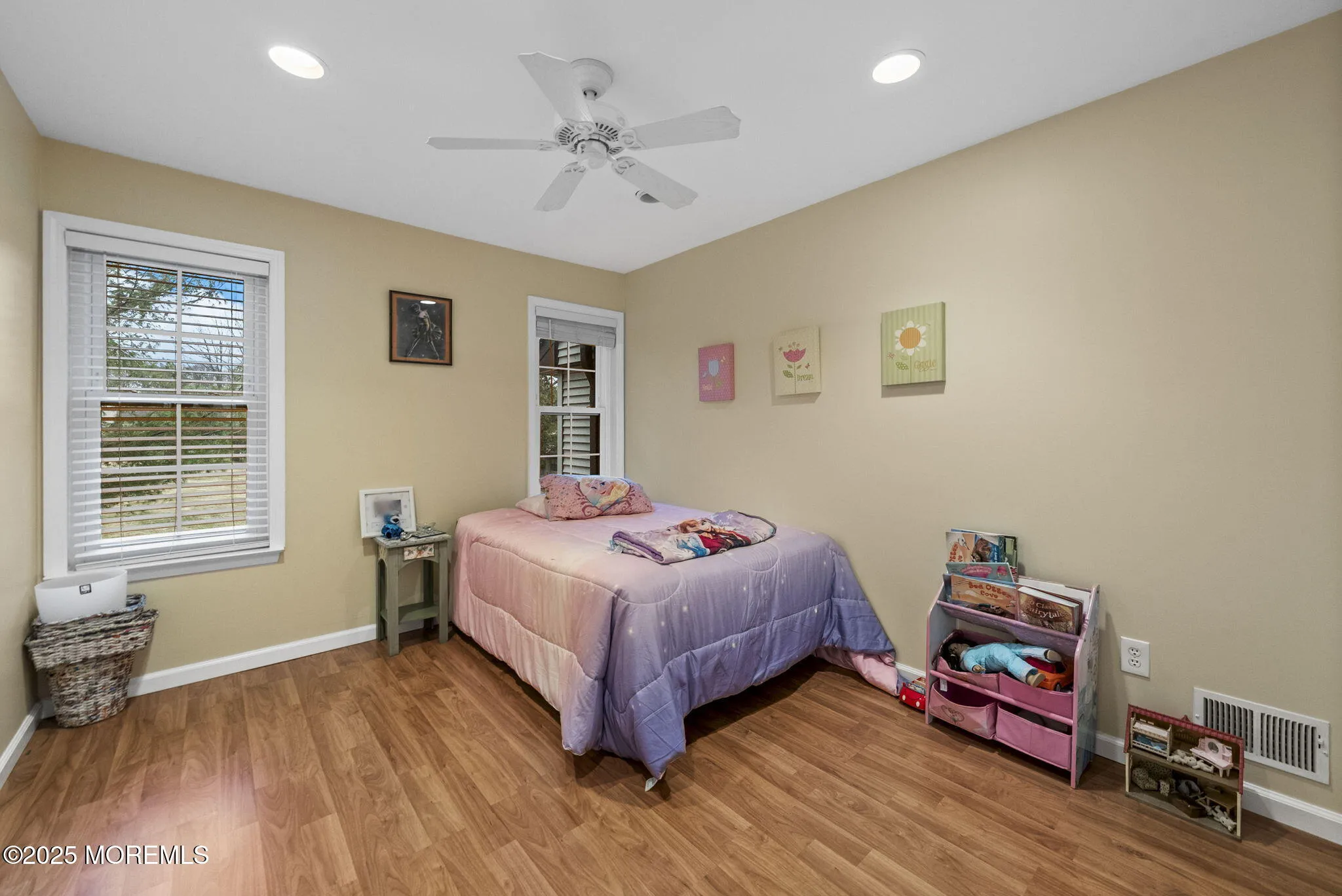 Manalapan, New Jersey 07726, United States, 3 Bedrooms Bedrooms, ,4 BathroomsBathrooms,Residential,Coming Soon,97929