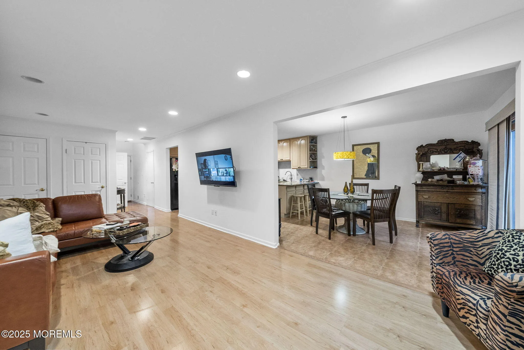 Manalapan, New Jersey 07726, United States, 3 Bedrooms Bedrooms, ,4 BathroomsBathrooms,Residential,Coming Soon,97929