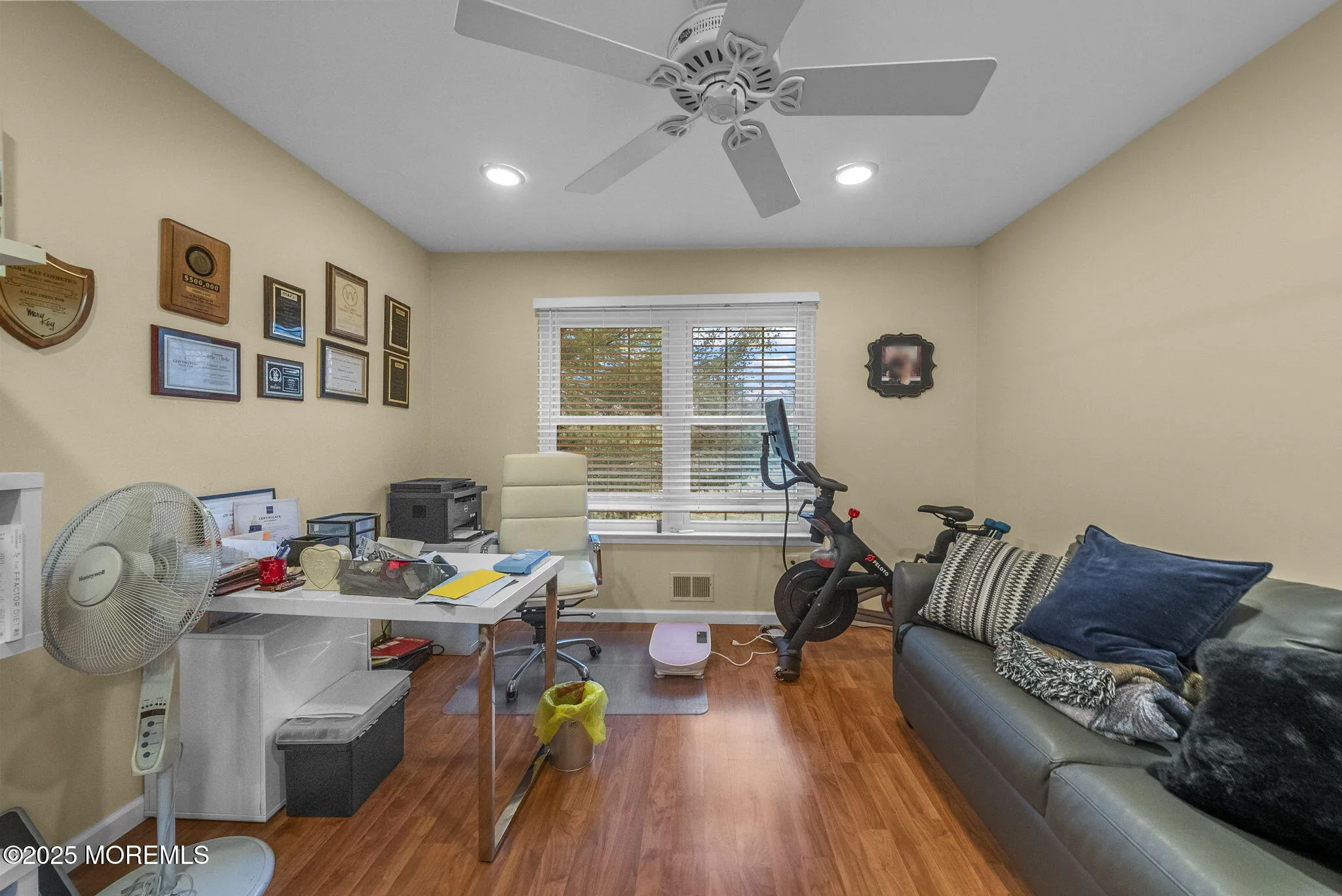 Manalapan, New Jersey 07726, United States, 3 Bedrooms Bedrooms, ,4 BathroomsBathrooms,Residential,Coming Soon,97929