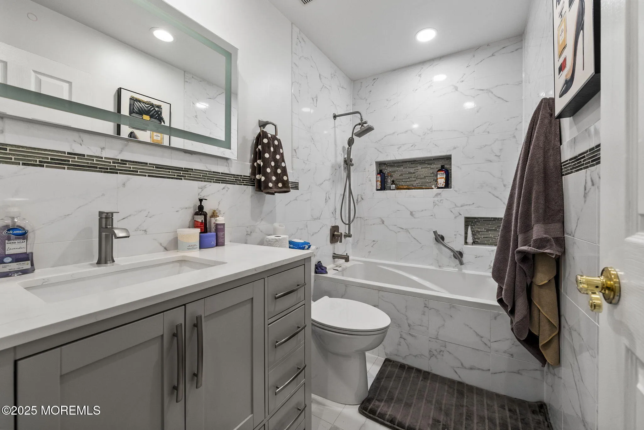 Manalapan, New Jersey 07726, United States, 3 Bedrooms Bedrooms, ,4 BathroomsBathrooms,Residential,Coming Soon,97929