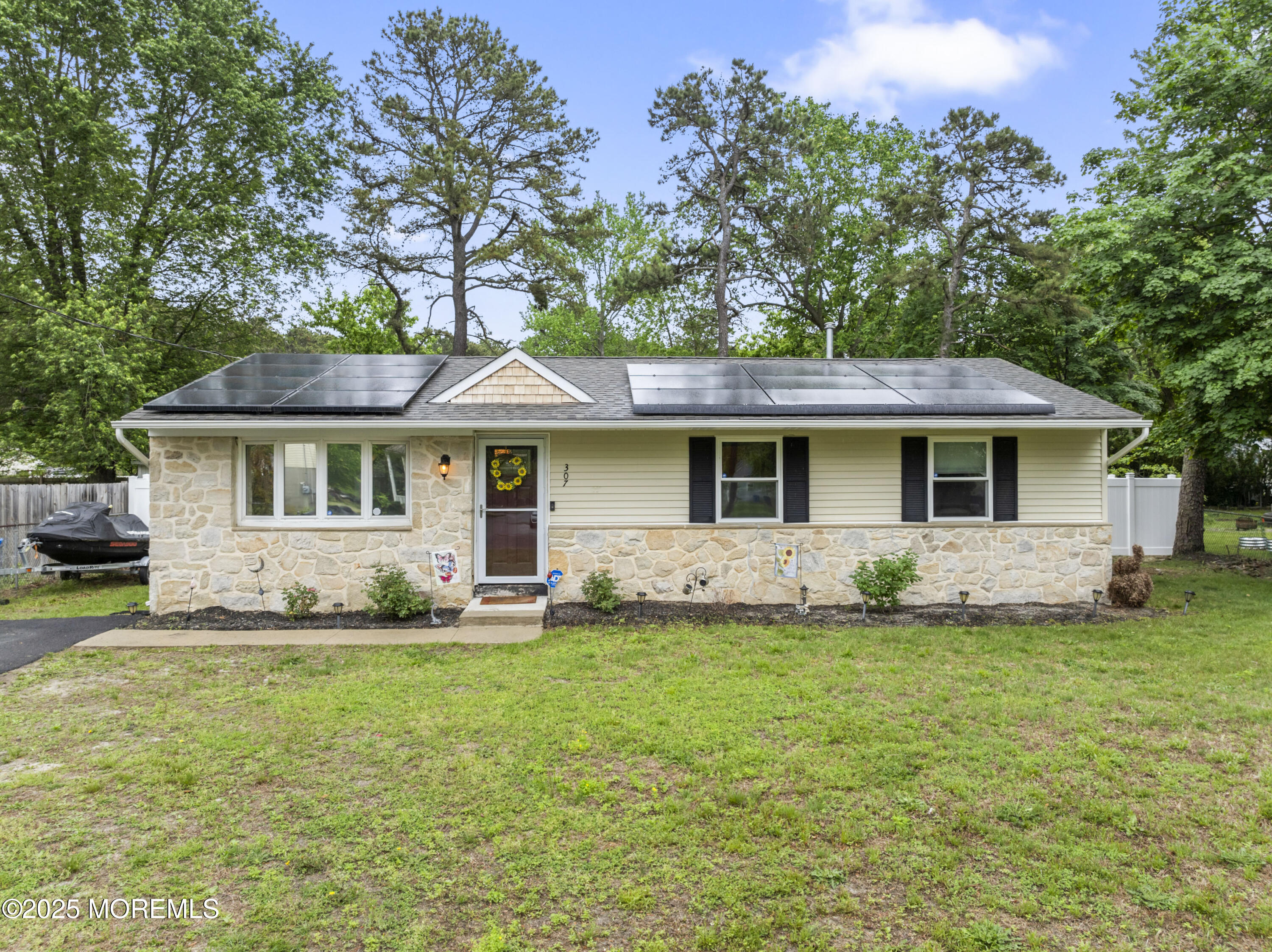 307 Seminole Trail, Browns Mills, New Jersey image 2