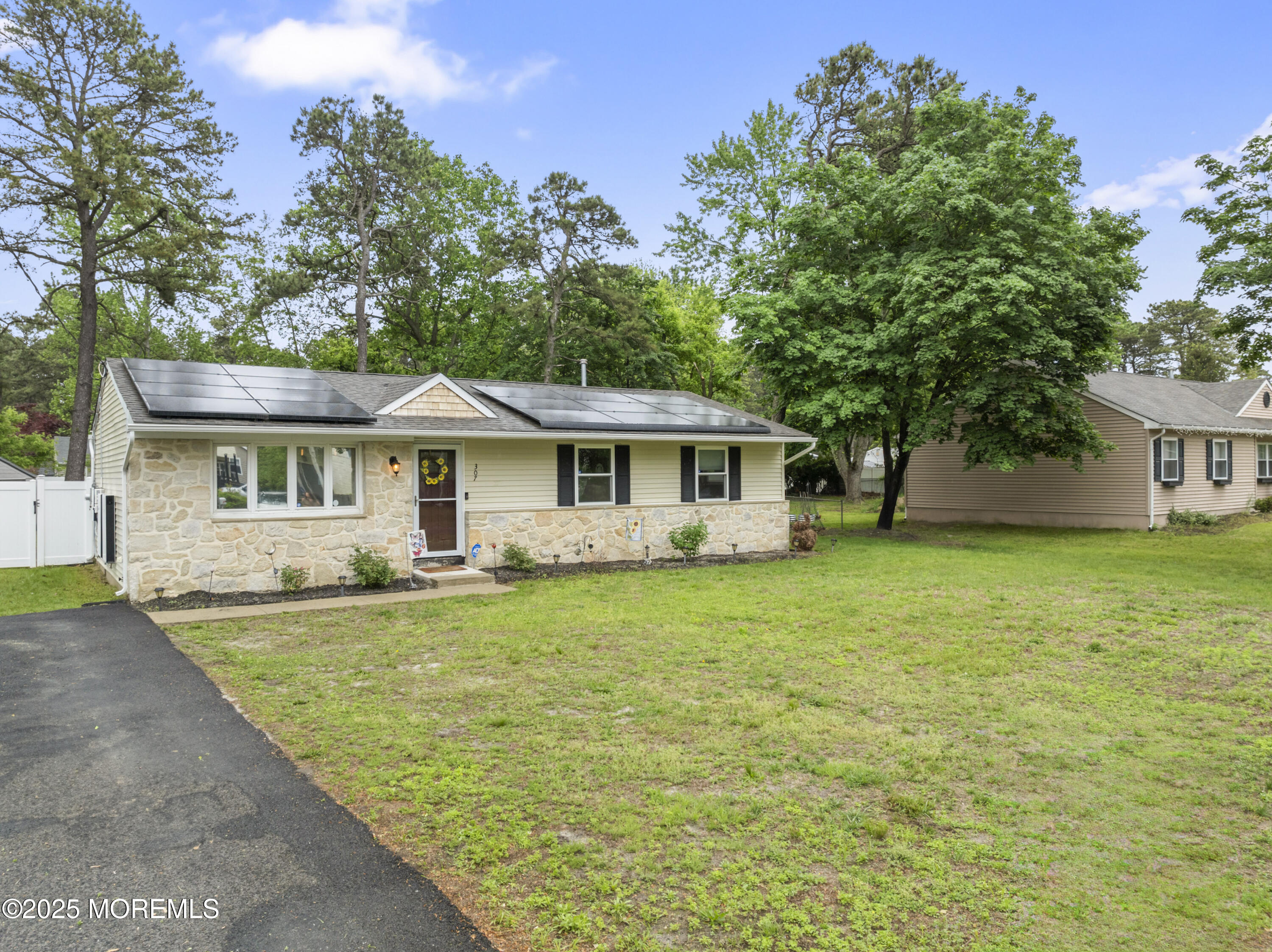 307 Seminole Trail, Browns Mills, New Jersey image 3