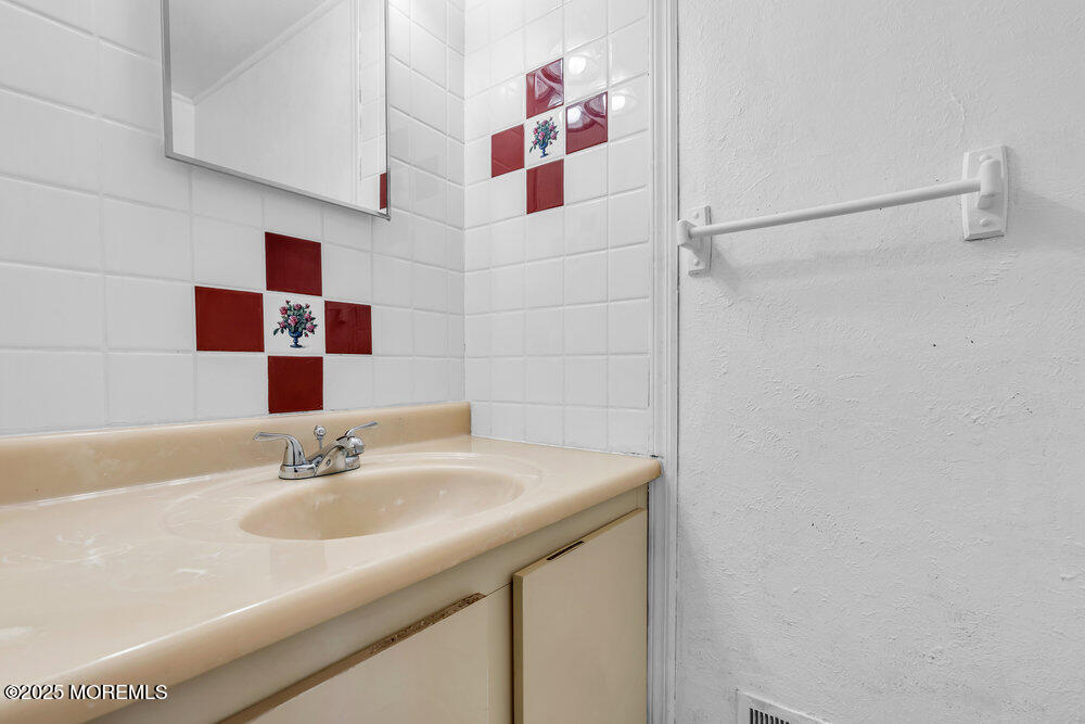 101 Bristlecone Drive, Howell, New Jersey image 13
