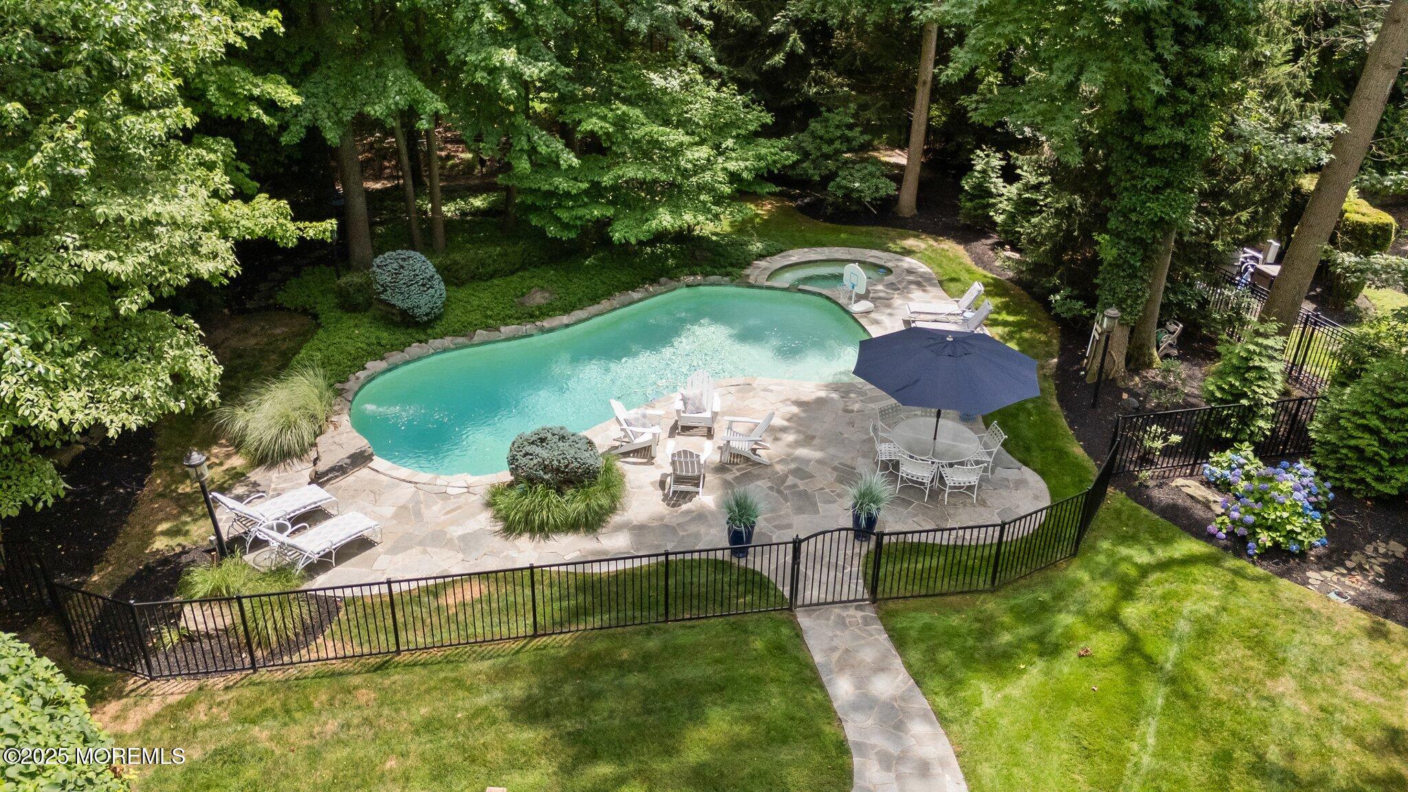 8 Roxbury Lane, Manalapan, New Jersey image 3