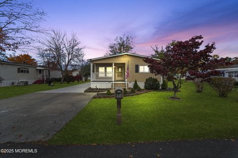 Homes For Sale - 7 Longview Trail<br/> Cream Ridge, NJ 08514