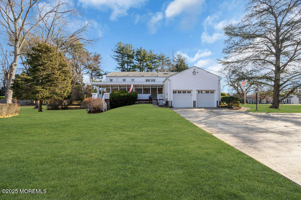 647 Colts Neck Road, Freehold, New Jersey image 31