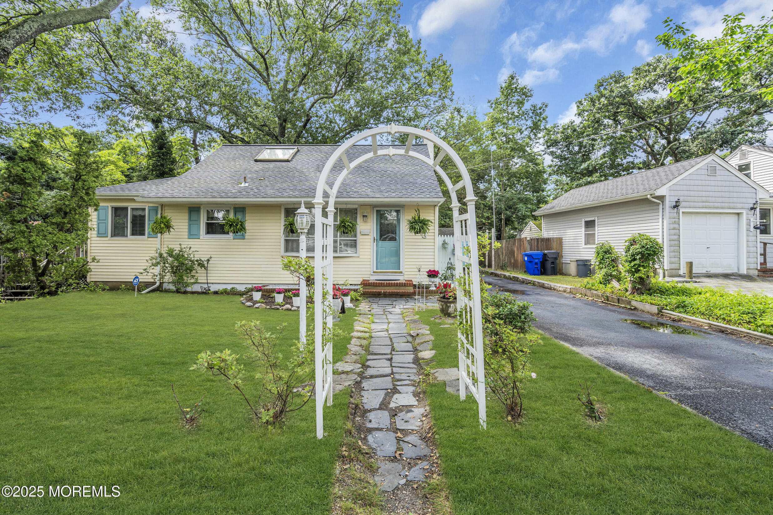 553 Kingfisher Circle