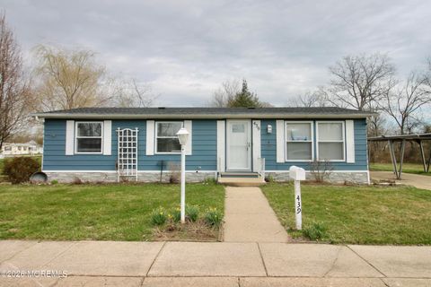 Mobile Home For Sale - 439 Charles Place<br/> Freehold, NJ 07728