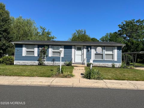 Mobile Home For Sale - 439 Charles Place<br/> Freehold, NJ 07728