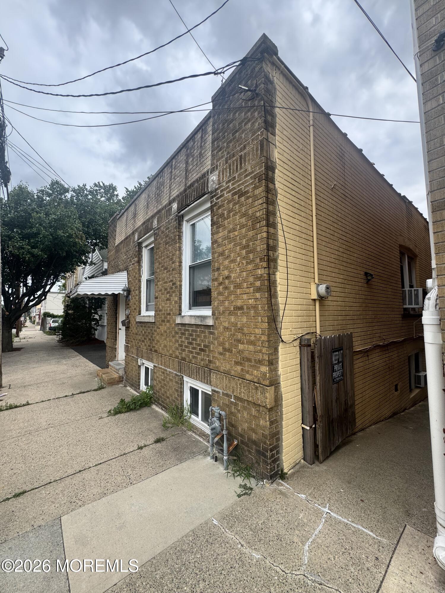 40 Farnham Avenue