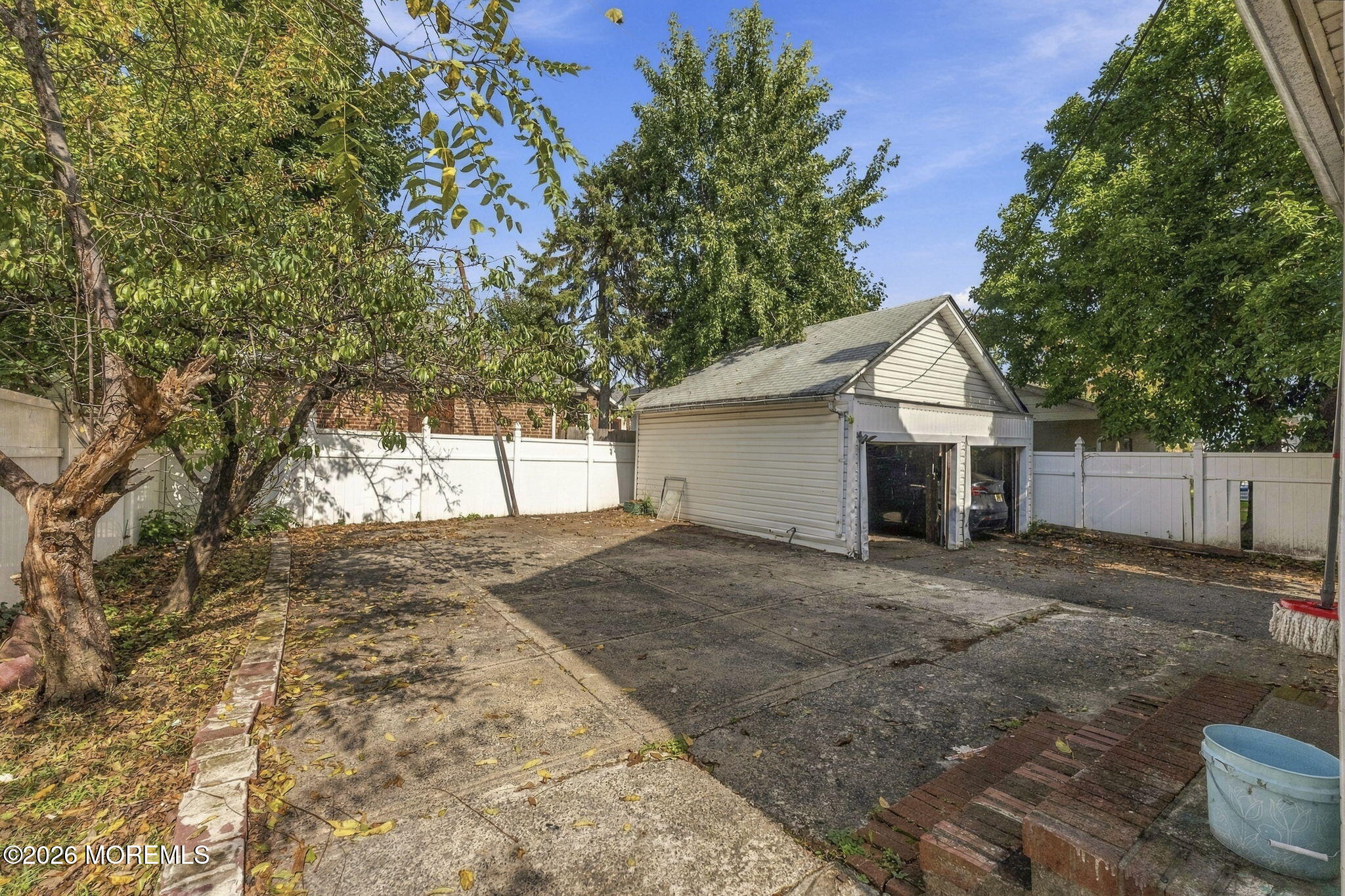 2125 Woodbridge Avenue