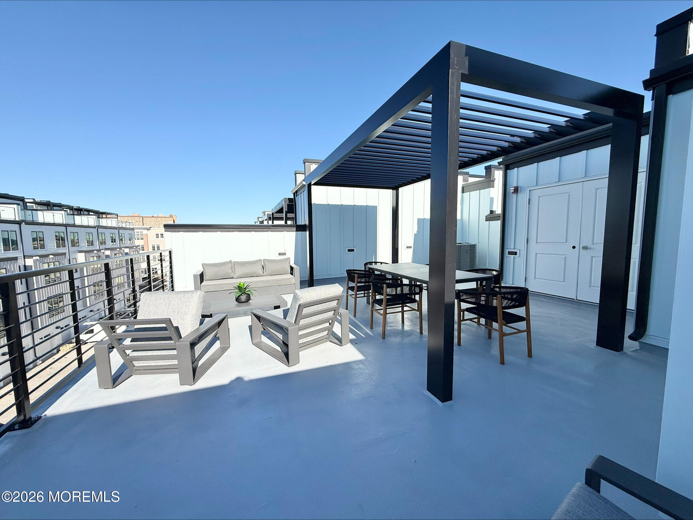 411A Lake Avenue 412