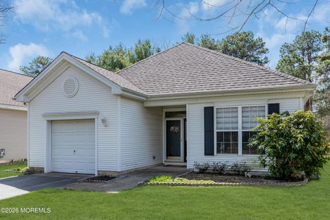 Homes For Sale - 8 April Springs Court<br/> Lakewood, NJ 08701