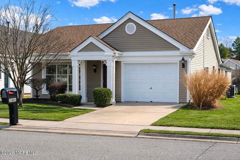 Homes For Sale - 2400 Coral Leaf Road<br/> Toms River, NJ 08755