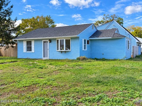 Homes For Sale - 260 Berkeley Drive<br/> Ocean County, Bayville, NJ 08721