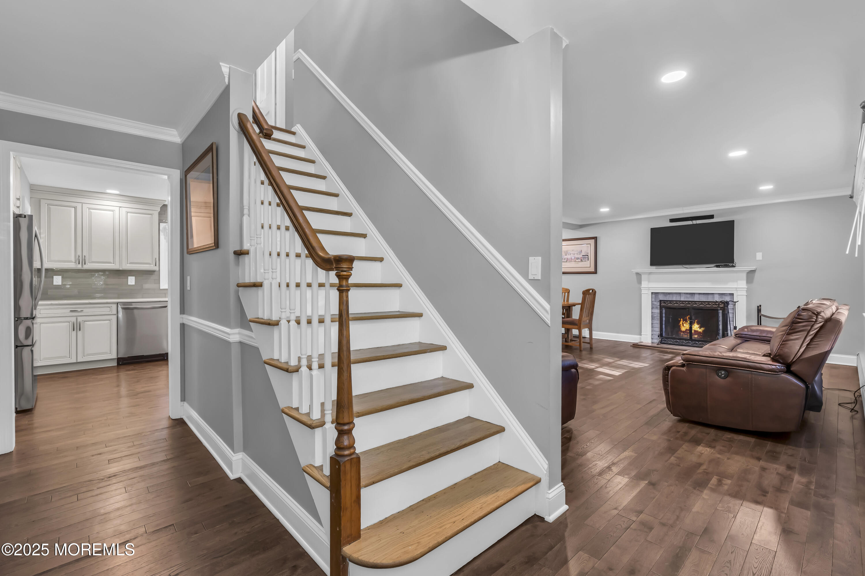 4 E Parkway Place