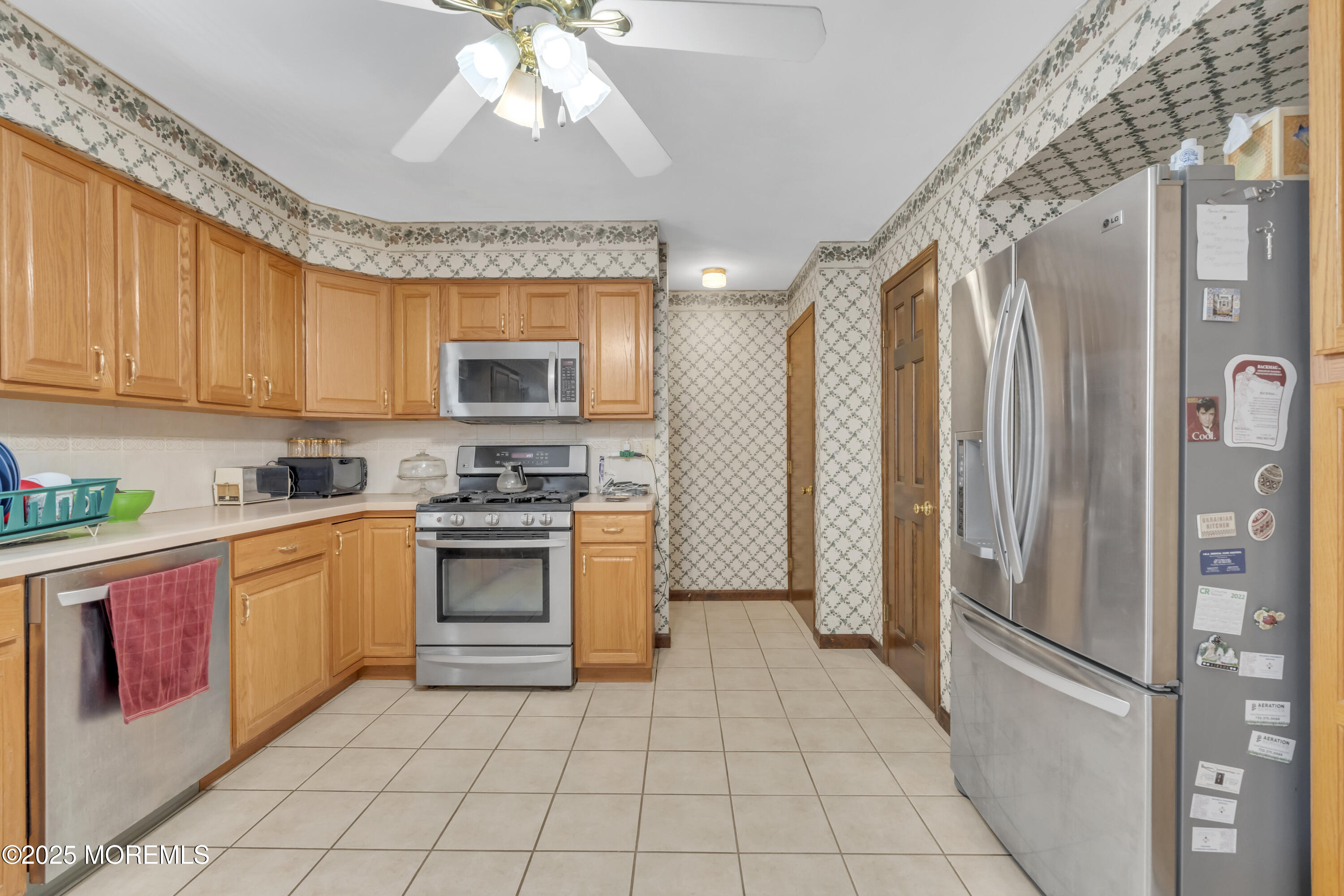 24 Laird Road, Middletown, New Jersey image 6