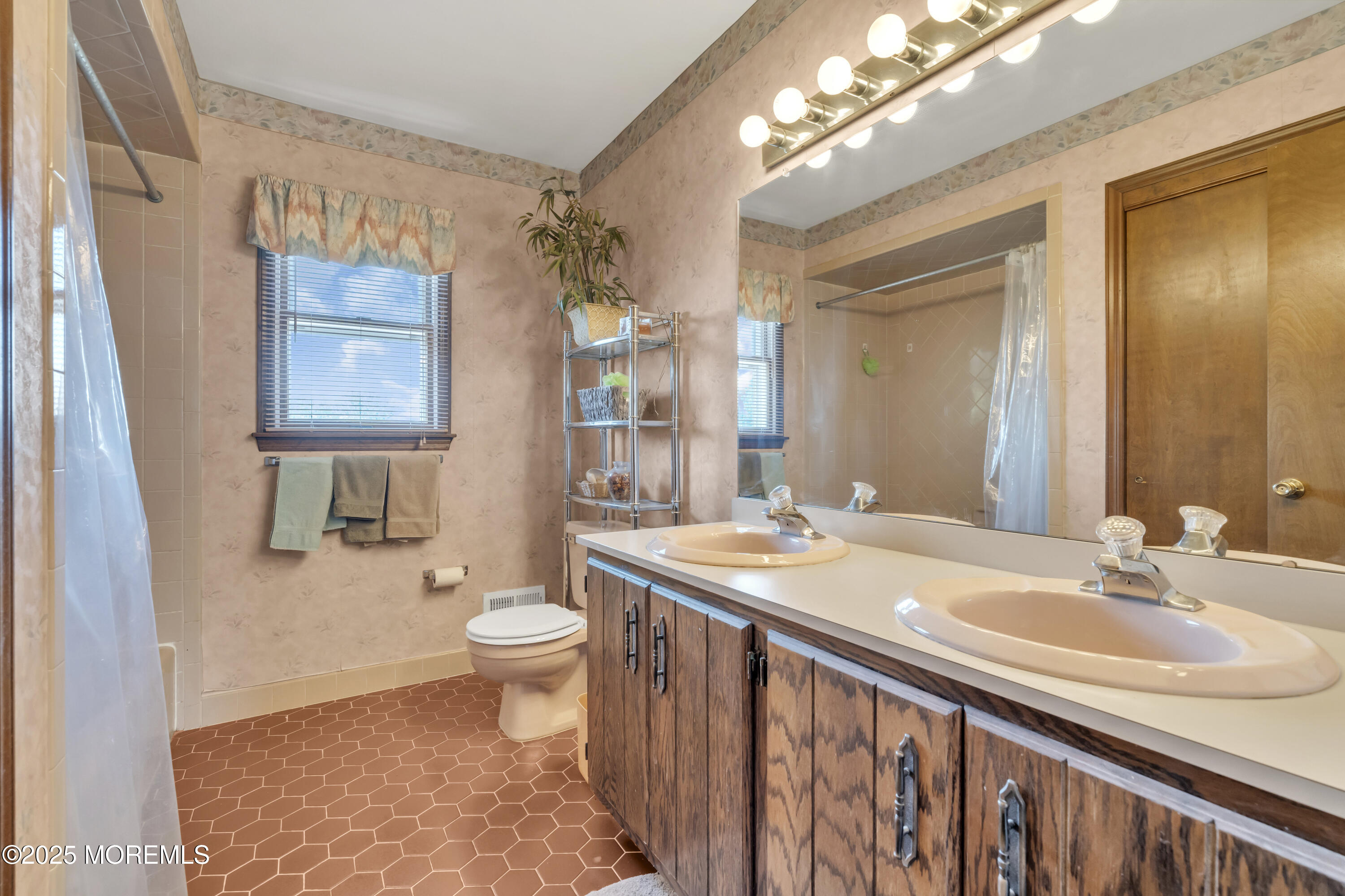 24 Laird Road, Middletown, New Jersey image 24