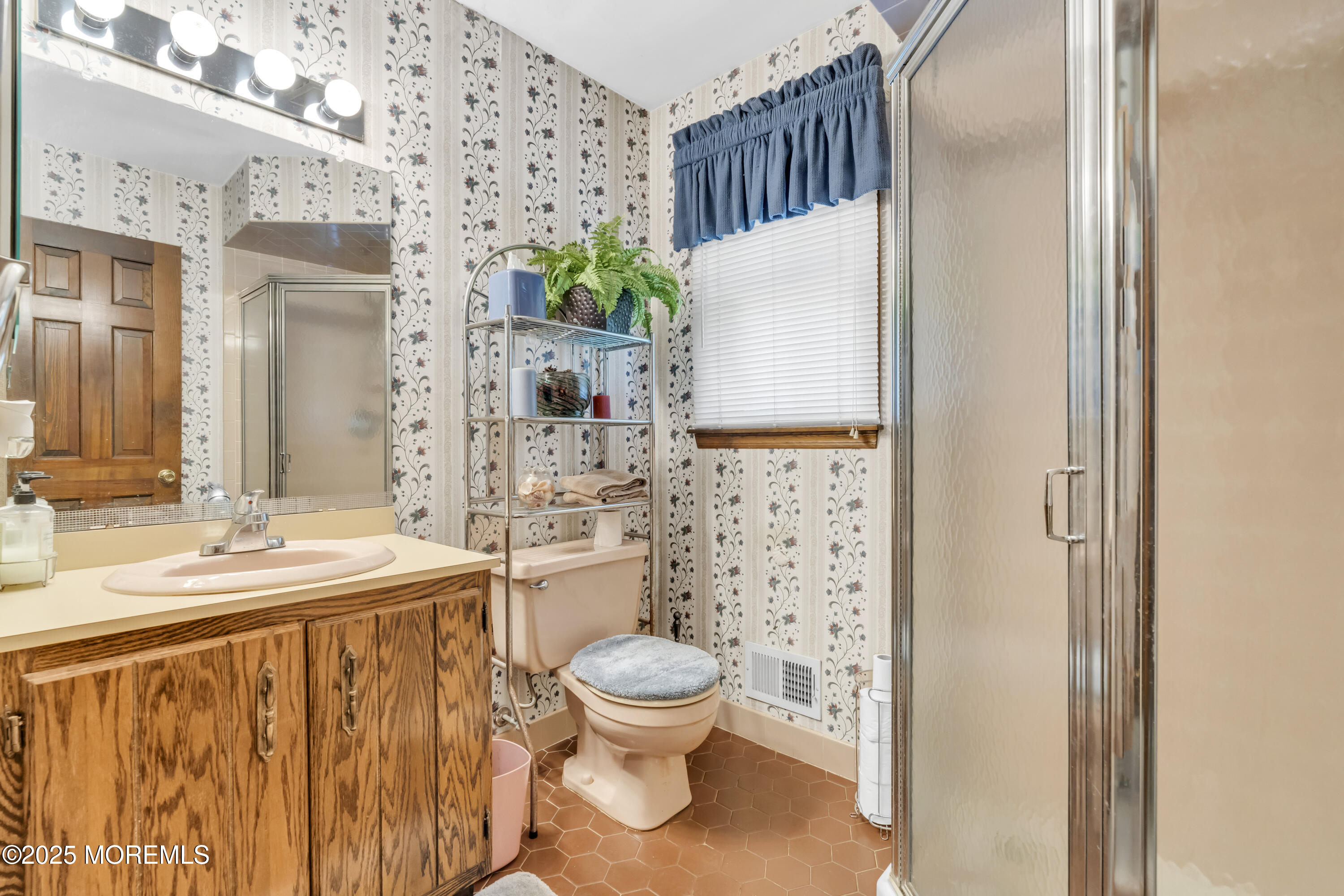 24 Laird Road, Middletown, New Jersey image 17