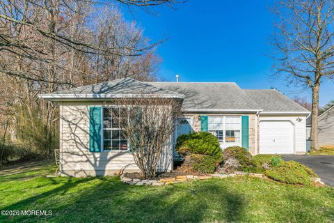 53 Farnworth Close Freehold NJ 07728