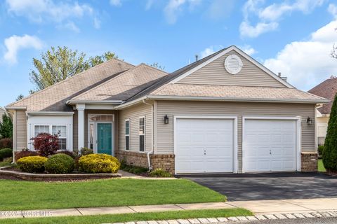 Photo of 6 Margaux Drive, Manchester, NJ 08759 (MLS # 22534212)