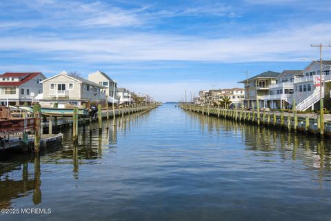 Homes For Sale - 52 Washington Avenue<br/> Highlands, NJ 07732