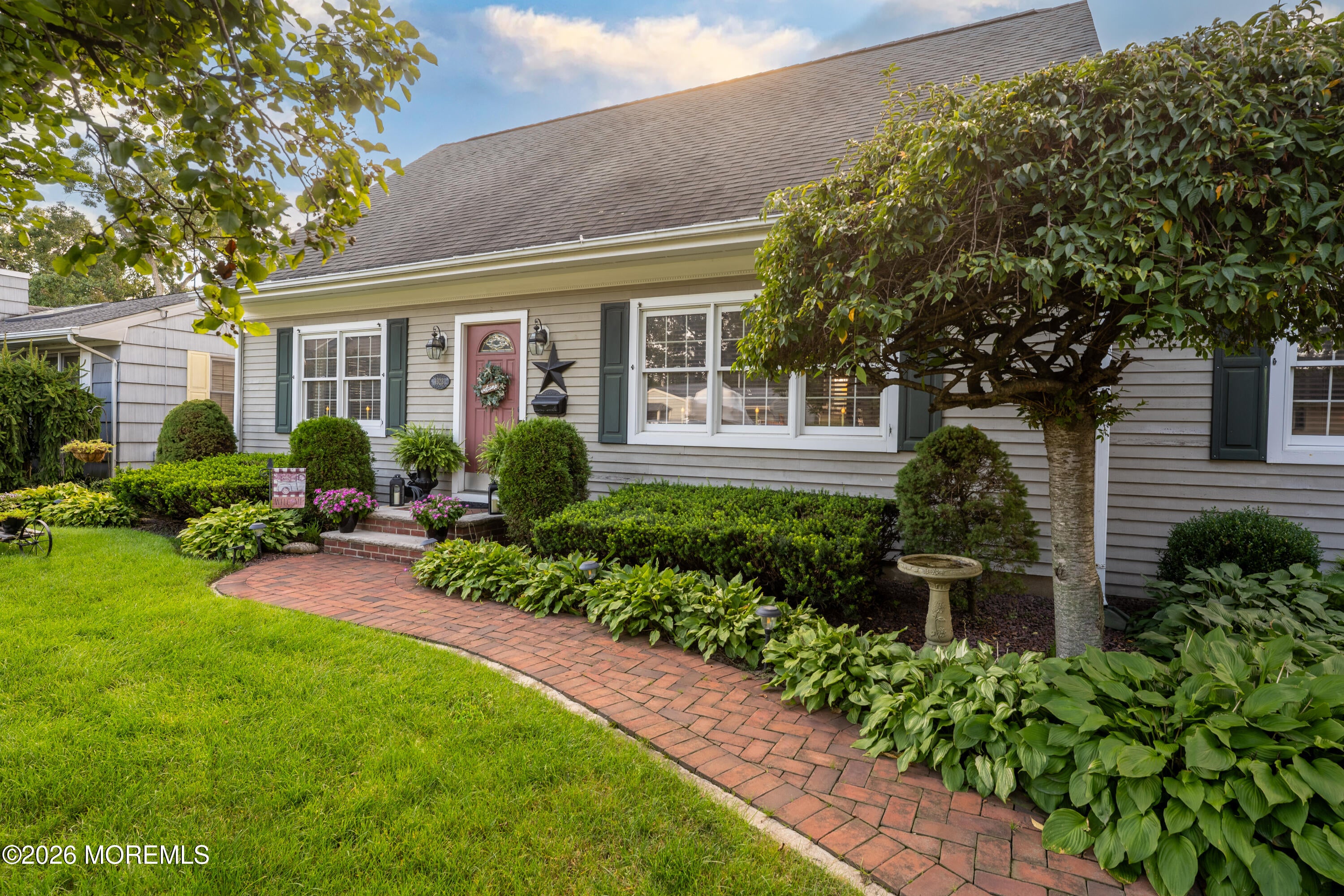1323 Sunrise Avenue