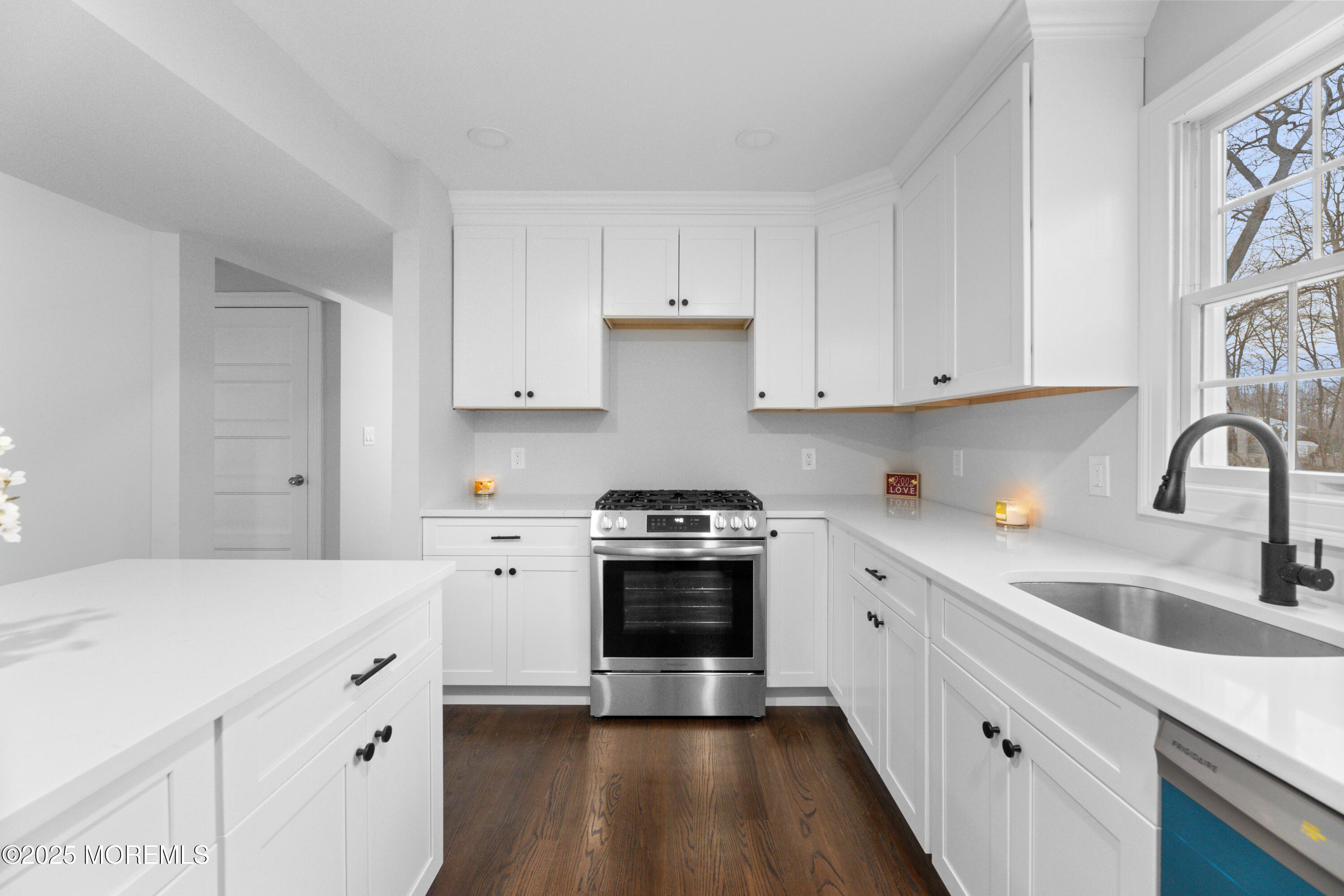 16 Longfellow Terrace, Morganville, New Jersey image 9