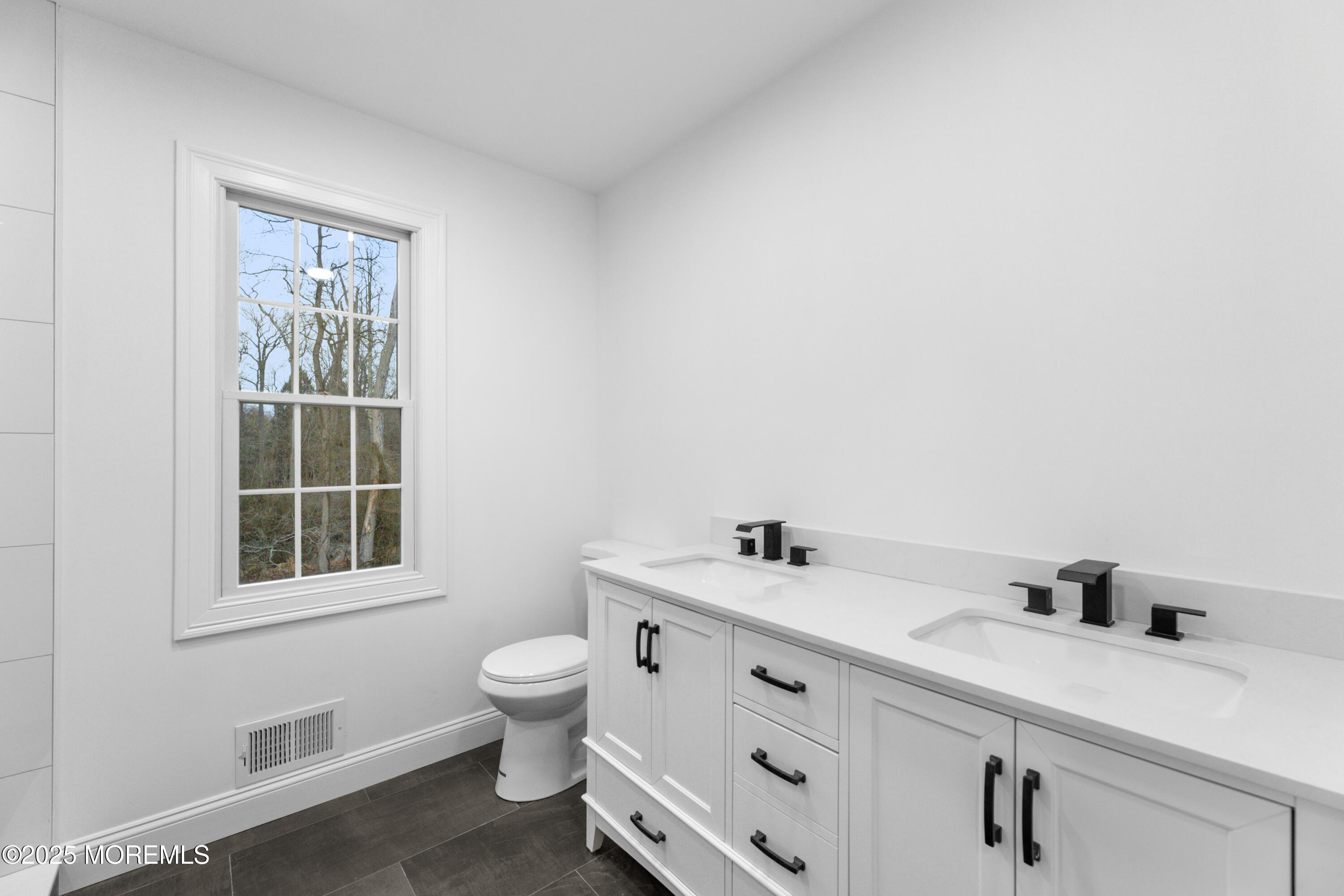 16 Longfellow Terrace, Morganville, New Jersey image 22