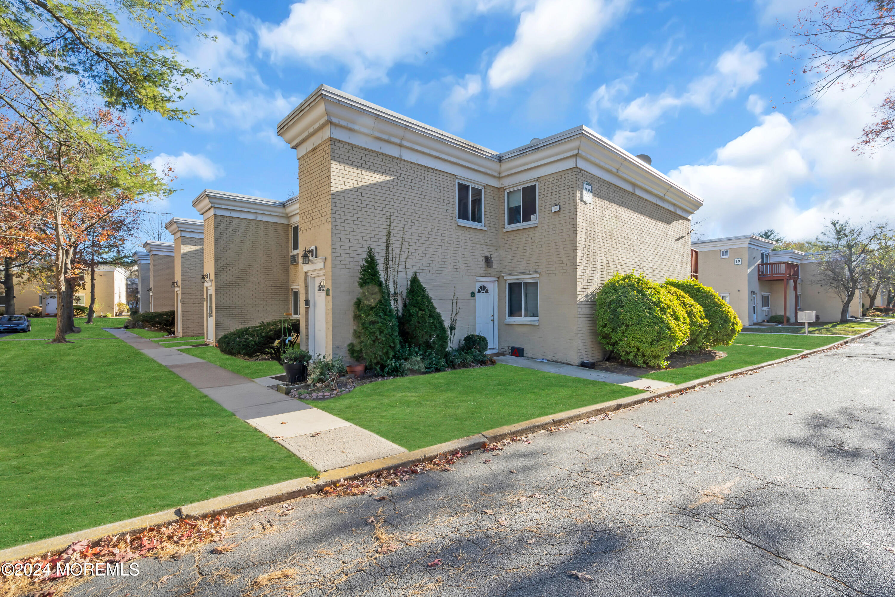 20 Lake Avenue #5B, East Brunswick, New Jersey image 1