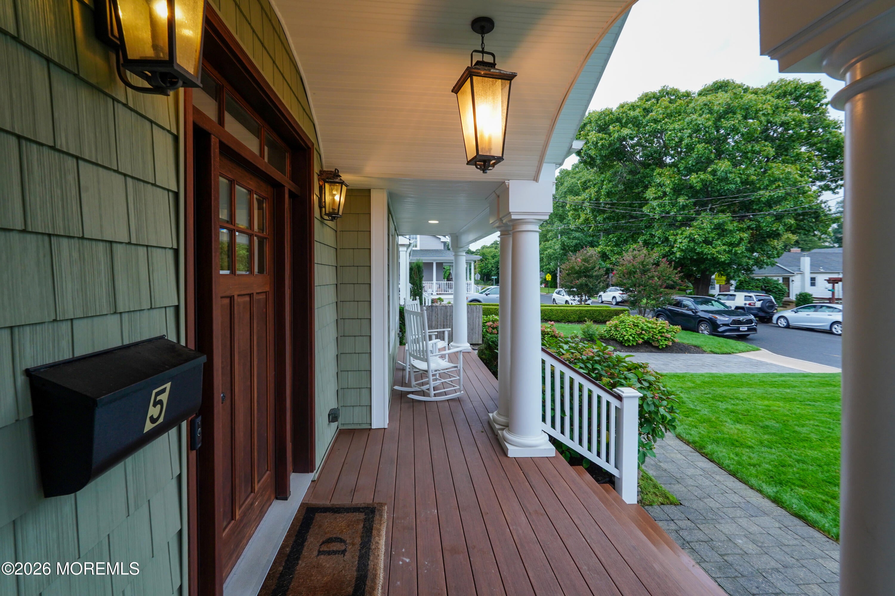 5 Lakeside Avenue