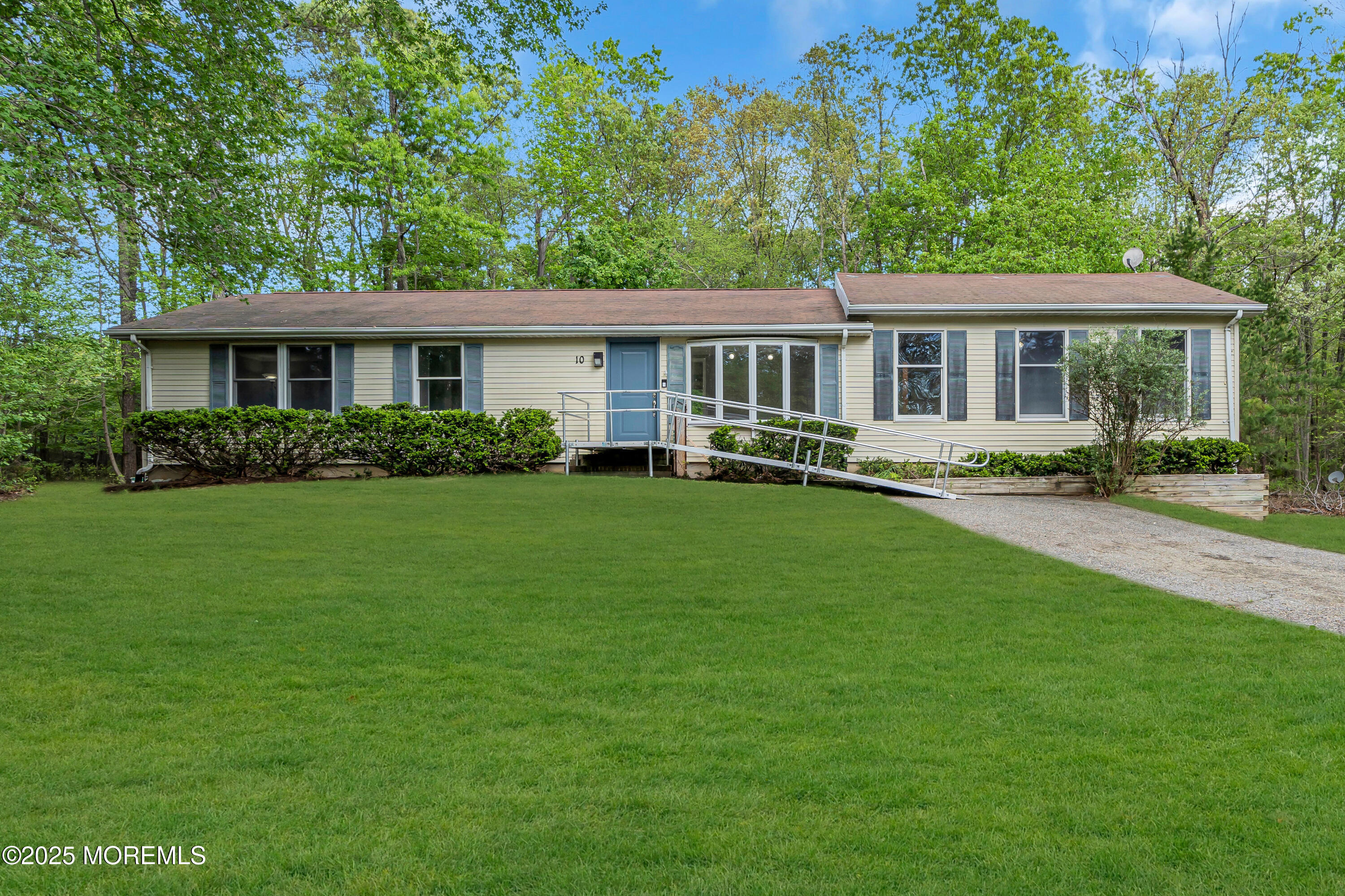 10 Corinne Court, Jackson, New Jersey image 3