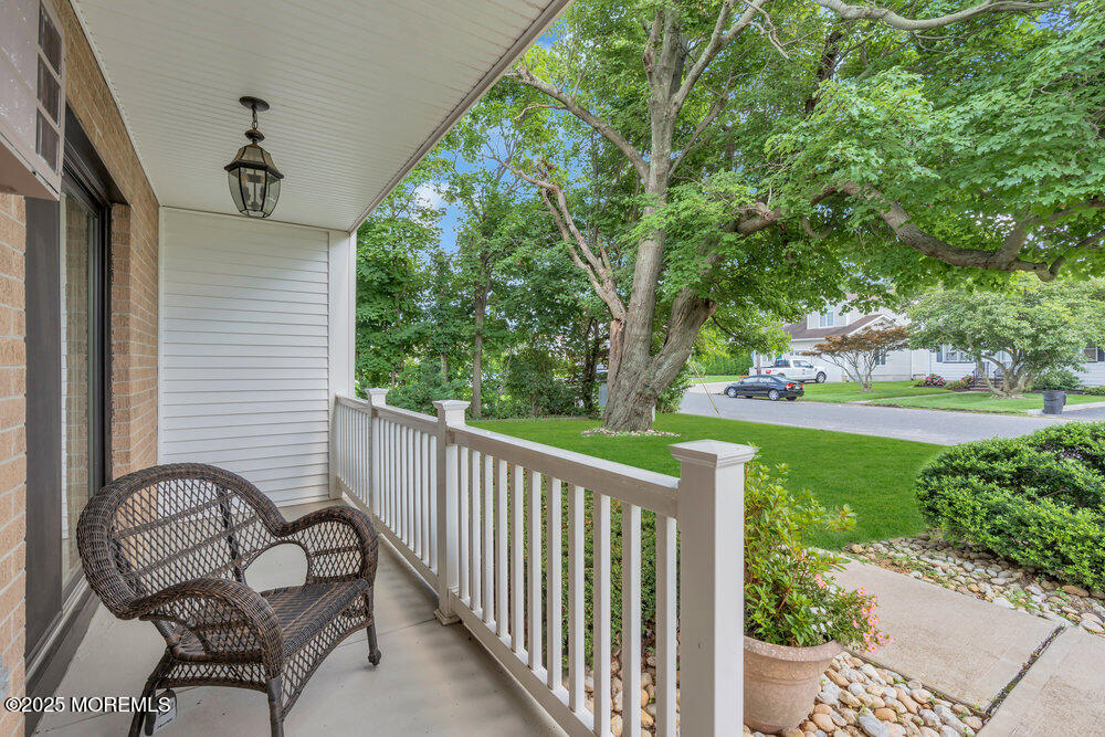 119 Avery Avenue E12