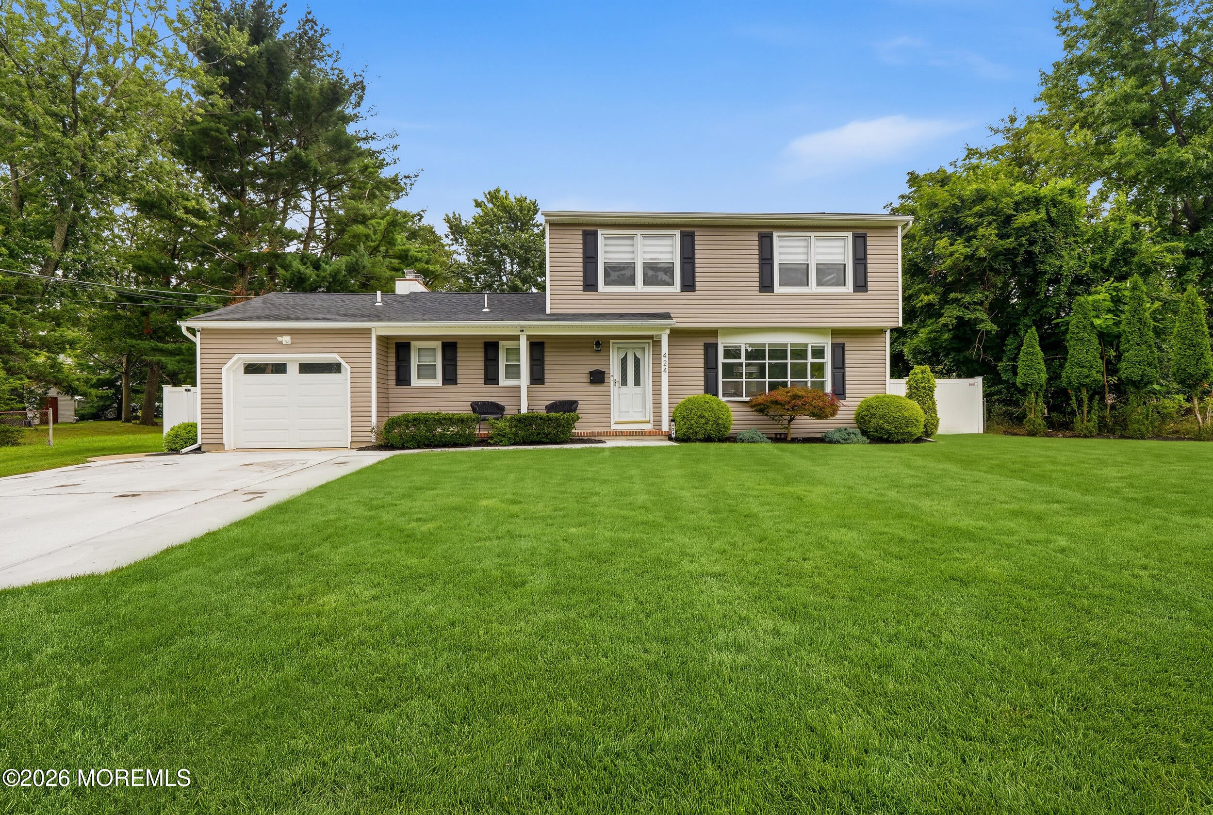 424 W Lake Avenue