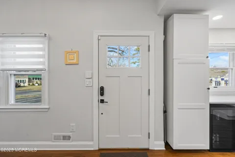MLS: 22505251