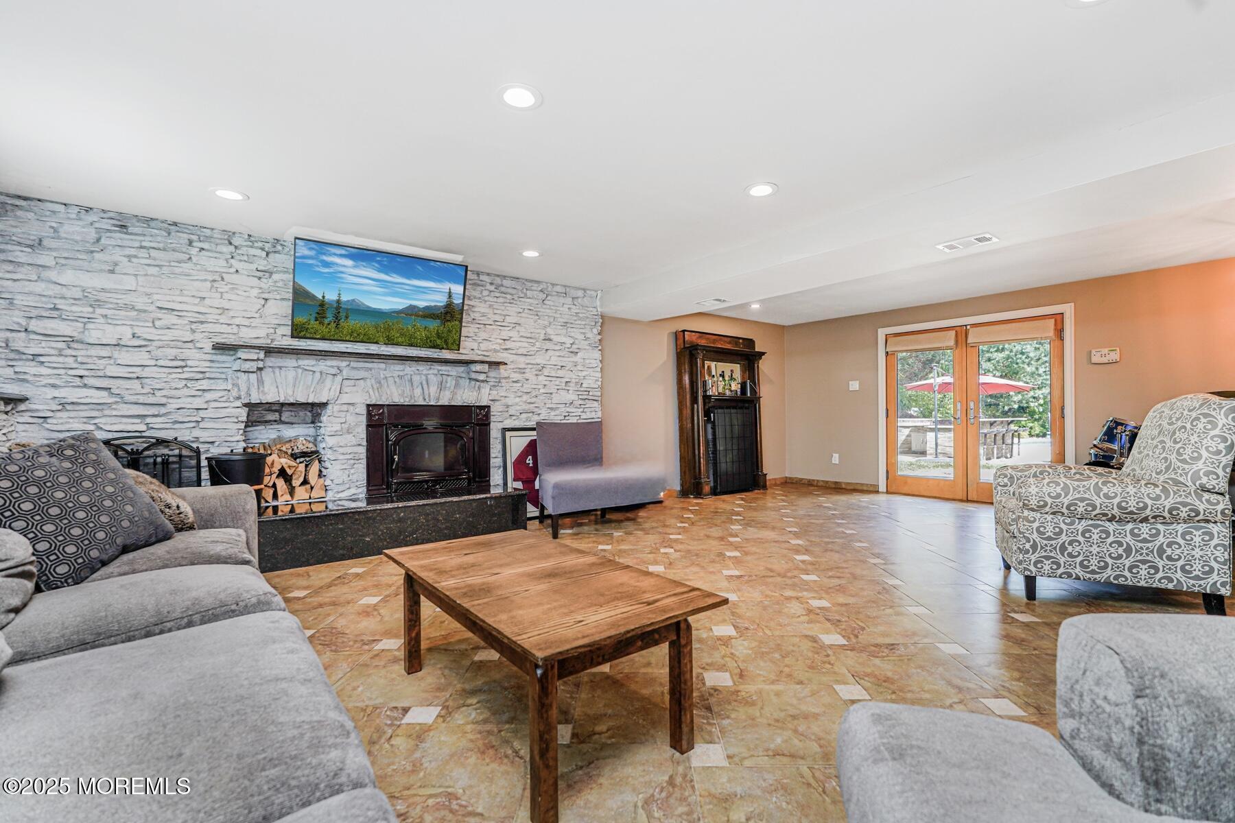 390 Iron Bridge Road, Freehold, New Jersey image 22