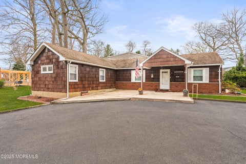 Homes For Rent - 456 Harnell Avenue<br/> Oakhurst, NJ 07755