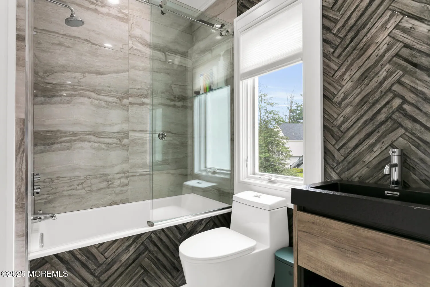 Rumson, New Jersey 07760, United States, 6 Bedrooms Bedrooms, ,9 BathroomsBathrooms,Residential,Active,20165