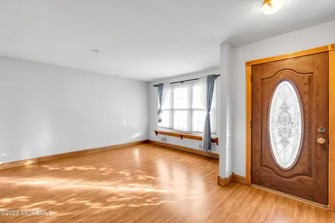 MLS: 22505108